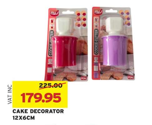CAKE DECORATOR
